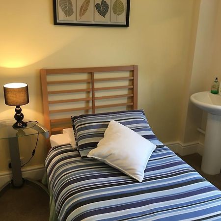 Bentons Guest House Cheltenham Dış mekan fotoğraf