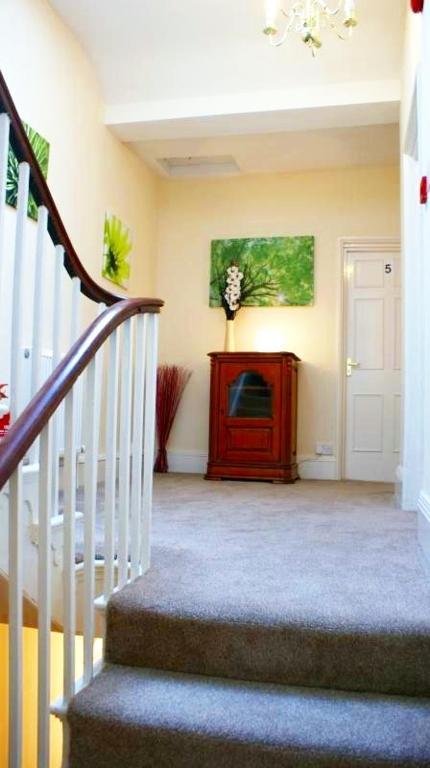 Bentons Guest House Cheltenham Dış mekan fotoğraf