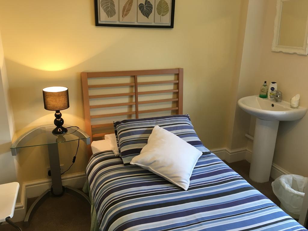 Bentons Guest House Cheltenham Dış mekan fotoğraf
