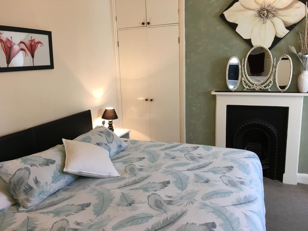 Bentons Guest House Cheltenham Dış mekan fotoğraf